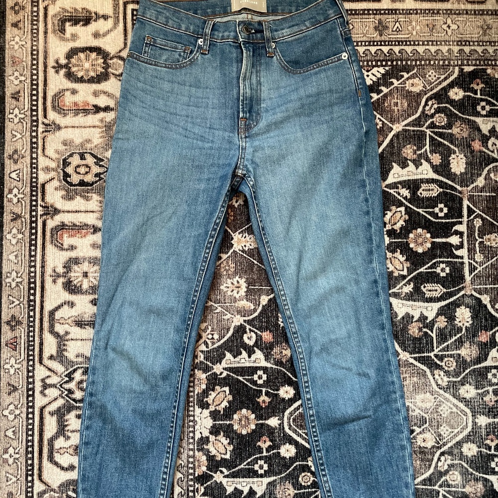 Medium wash skinny jeans